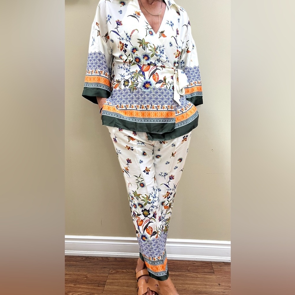 Floral Print Two-Piece Outfit-Pants size L and top M